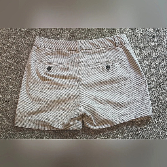 Banana Republic striped shorts, size 2 - Picture 4 of 4